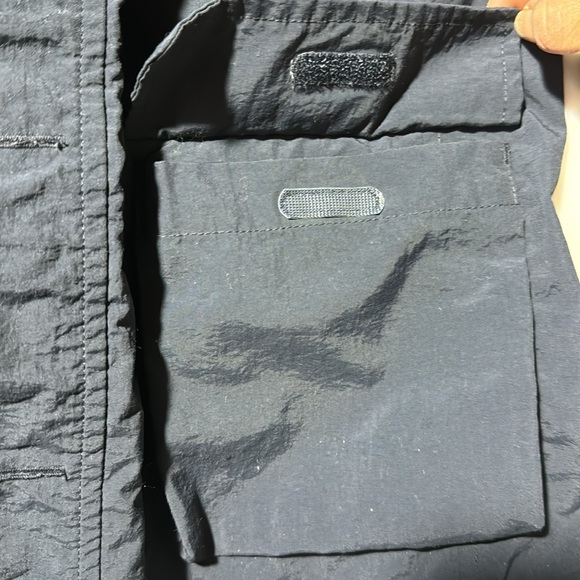 Uniqlo light weight nylon jacket for kids sizes 10 - Picture 9 of 10